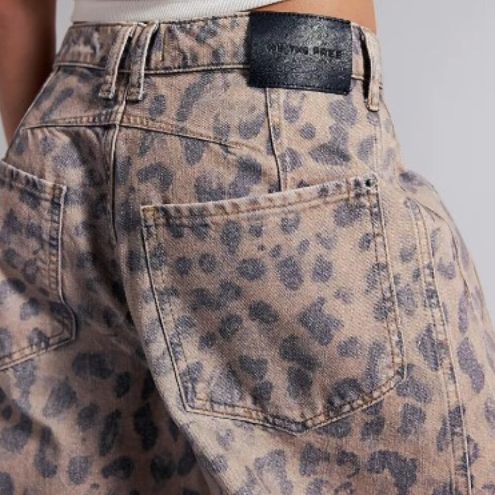 Free People We The Free Good Luck Printed Barrel Jeans - Picture 4 of 7